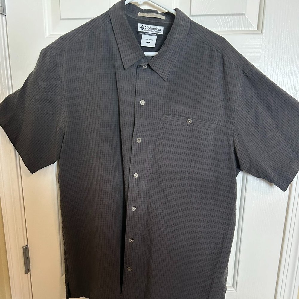Men’s Columbia Short Sleeve Shirt – Grey Print – Size L